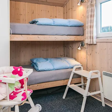 6 Person In Oksbol-by Traum