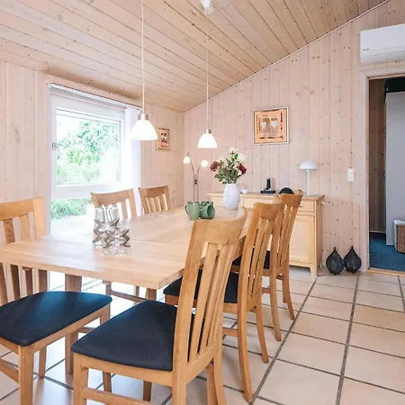 6 Person In Oksbol-by Traum *