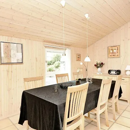 Three-bedroom In 28 Hébergement de vacances *