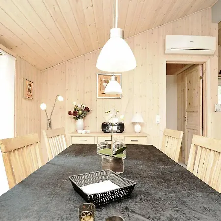 Three-bedroom In 28 Hébergement de vacances *